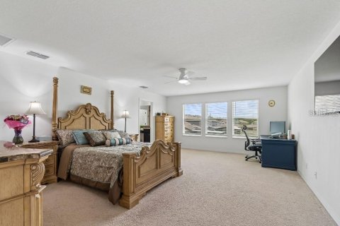 House in Tampa, Florida 5 bedrooms, 331.29 sq.m. № 2229587 - photo 16