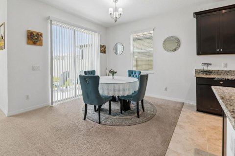House in Tampa, Florida 5 bedrooms, 331.29 sq.m. № 2229587 - photo 14