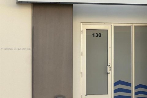 Купить коммерческую недвижимость в Суитуотер, Флорида № 2063173 - фото 4