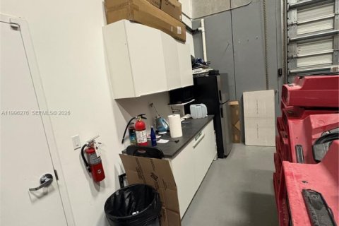 Купить коммерческую недвижимость в Суитуотер, Флорида № 2063173 - фото 13