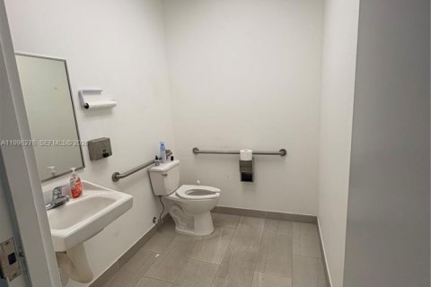 Купить коммерческую недвижимость в Суитуотер, Флорида № 2063173 - фото 10