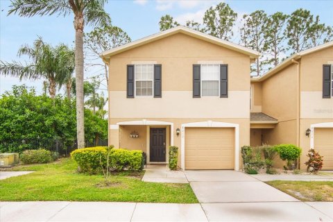 Townhouse in Tampa, Florida 3 bedrooms, 173.54 sq.m. № 1855407 - photo 1