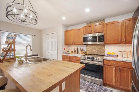 Townhouse in Tampa, Florida 3 bedrooms, 173.54 sq.m. № 1855407 - photo 4