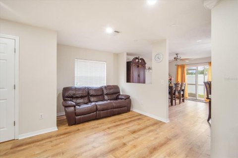 Townhouse in Tampa, Florida 3 bedrooms, 173.54 sq.m. № 1855407 - photo 6