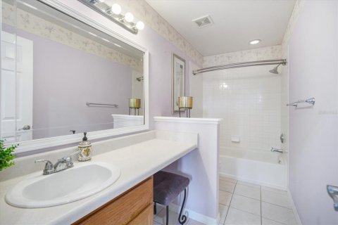 Townhouse in Tampa, Florida 3 bedrooms, 173.54 sq.m. № 1855407 - photo 13