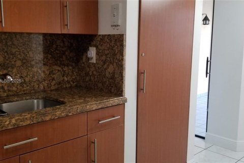 Condominio en venta en Miami, Florida, 3 dormitorios, 115.2 m2 № 1699300 - foto 12