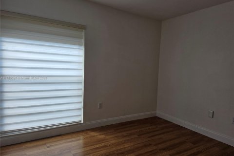 Condominio en venta en Miami, Florida, 3 dormitorios, 115.2 m2 № 1699300 - foto 17