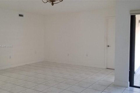 Condominio en venta en Miami, Florida, 3 dormitorios, 115.2 m2 № 1699300 - foto 2