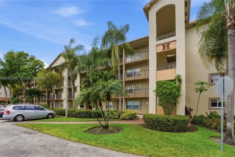 Condo in Pembroke Pines, Florida, 2 bedrooms  № 2067714 - photo 2