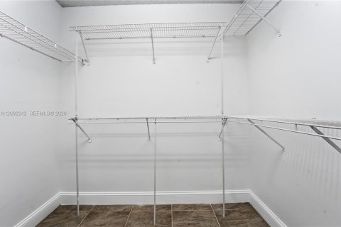 Condo in Pembroke Pines, Florida, 2 bedrooms  № 2067714 - photo 24