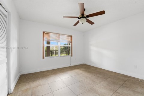 Condo in Pembroke Pines, Florida, 2 bedrooms  № 2067714 - photo 21