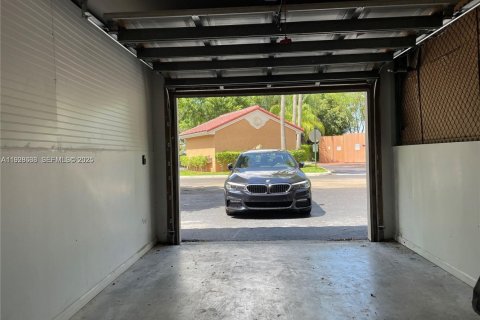 Condo in Miramar, Florida, 1 bedroom  № 1987083 - photo 20