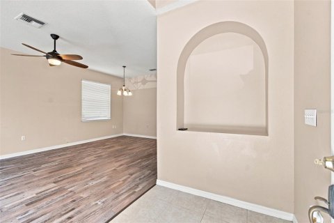 Villa ou maison à vendre à New Port Richey, Floride: 4 chambres, 182.83 m2 № 2308651 - photo 3