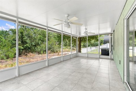 Villa ou maison à vendre à New Port Richey, Floride: 4 chambres, 182.83 m2 № 2308651 - photo 13