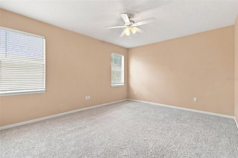 Villa ou maison à vendre à New Port Richey, Floride: 4 chambres, 182.83 m2 № 2308651 - photo 9