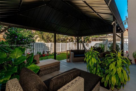 Casa en venta en Pembroke Pines, Florida, 3 dormitorios, 193.89 m2 № 1830155 - foto 17