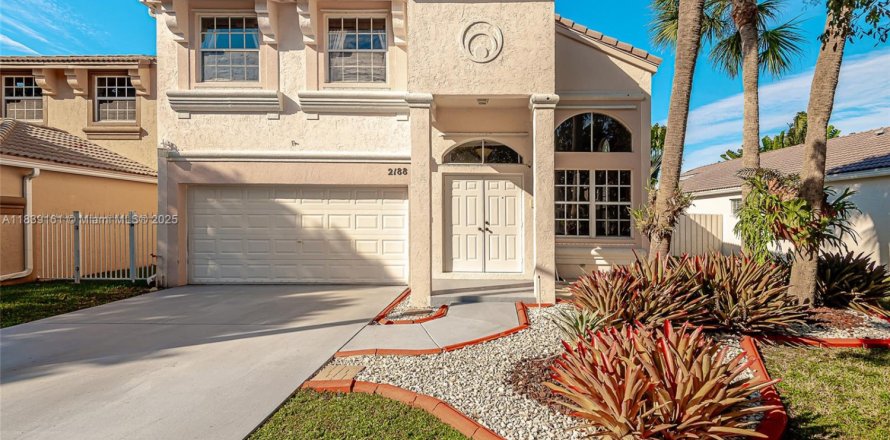 Casa en Pembroke Pines, Florida 3 dormitorios, 193.89 m2 № 1830155