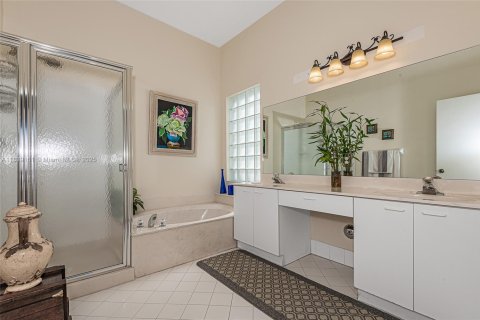 Casa en venta en Pembroke Pines, Florida, 3 dormitorios, 193.89 m2 № 1830155 - foto 5