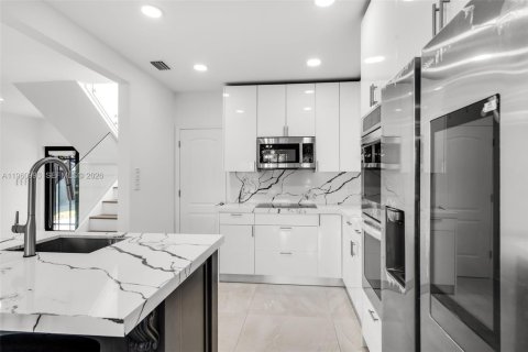 Купить виллу или дом в Майами, Флорида 5 спален, 192.4м2, № 2024607 - фото 10