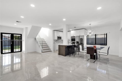 Купить виллу или дом в Майами, Флорида 5 спален, 192.4м2, № 2024607 - фото 7