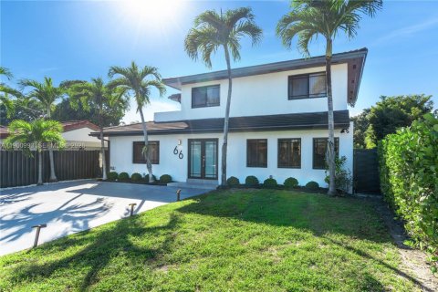 Купить виллу или дом в Майами, Флорида 5 спален, 192.4м2, № 2024607 - фото 3