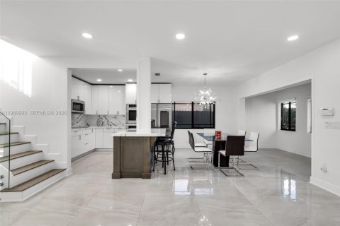 Купить виллу или дом в Майами, Флорида 5 спален, 192.4м2, № 2024607 - фото 8