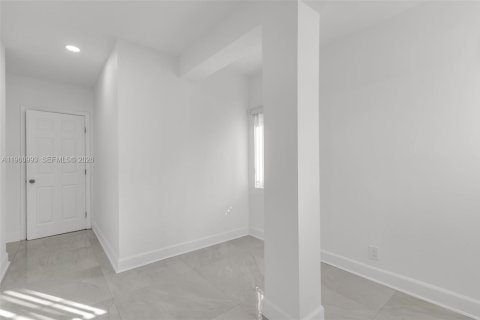 Купить виллу или дом в Майами, Флорида 5 спален, 192.4м2, № 2024607 - фото 15