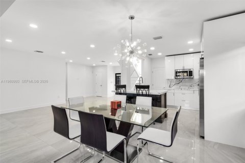 Купить виллу или дом в Майами, Флорида 5 спален, 192.4м2, № 2024607 - фото 9