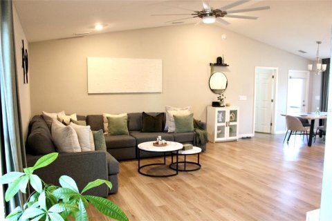 House in Davenport, Florida 3 bedrooms, 140.19 sq.m. № 1551666 - photo 10