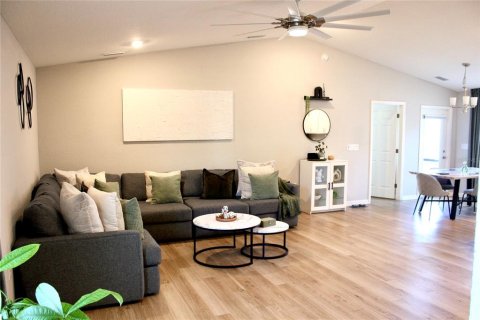 House in Davenport, Florida 3 bedrooms, 140.19 sq.m. № 1551666 - photo 8