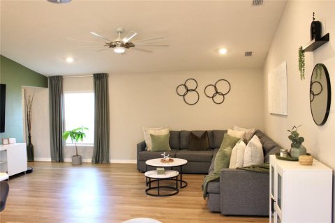 House in Davenport, Florida 3 bedrooms, 140.19 sq.m. № 1551666 - photo 11