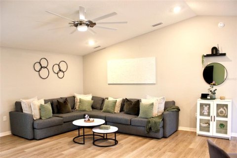 House in Davenport, Florida 3 bedrooms, 140.19 sq.m. № 1551666 - photo 9