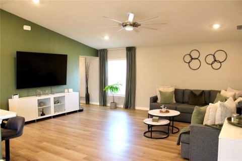 House in Davenport, Florida 3 bedrooms, 140.19 sq.m. № 1551666 - photo 12