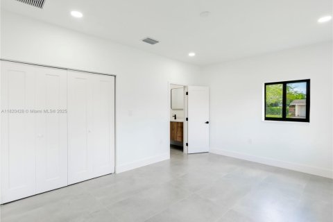 Casa en venta en Miami, Florida, 4 dormitorios, 184.5 m2 № 1788340 - foto 25
