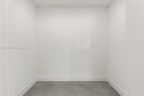 Casa en venta en Miami, Florida, 4 dormitorios, 184.5 m2 № 1788340 - foto 26