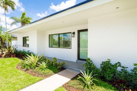 Casa en venta en Miami, Florida, 4 dormitorios, 184.5 m2 № 1788340 - foto 10