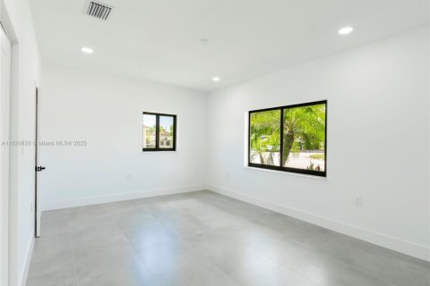 Casa en venta en Miami, Florida, 4 dormitorios, 184.5 m2 № 1788340 - foto 20