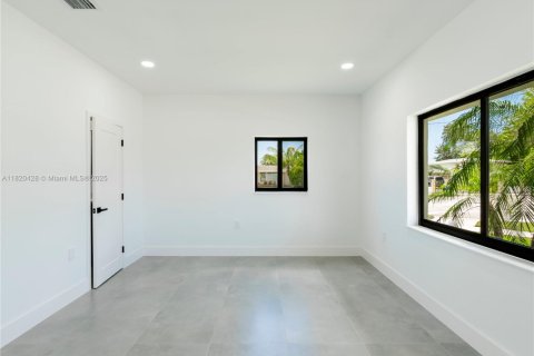 Casa en venta en Miami, Florida, 4 dormitorios, 184.5 m2 № 1788340 - foto 21