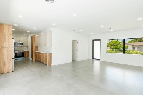 Casa en venta en Miami, Florida, 4 dormitorios, 184.5 m2 № 1788340 - foto 15