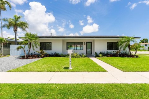 Casa en venta en Miami, Florida, 4 dormitorios, 184.5 m2 № 1788340 - foto 1