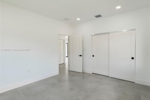 Casa en venta en Miami, Florida, 4 dormitorios, 184.5 m2 № 1788340 - foto 28