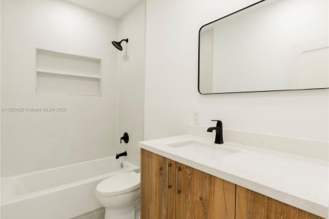 Casa en venta en Miami, Florida, 4 dormitorios, 184.5 m2 № 1788340 - foto 29