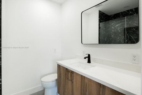 Casa en venta en Miami, Florida, 4 dormitorios, 184.5 m2 № 1788340 - foto 23