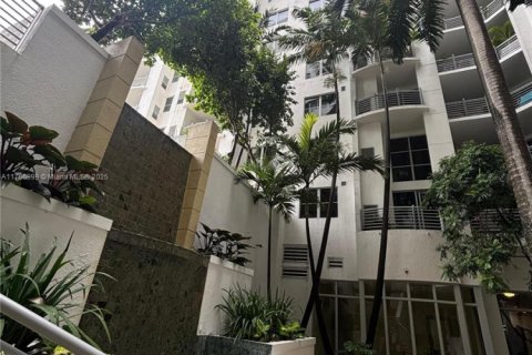 Condo in Hollywood, Florida, 2 bedrooms  № 1864309 - photo 2