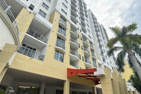 Condo in Hollywood, Florida, 2 bedrooms  № 1864309 - photo 4