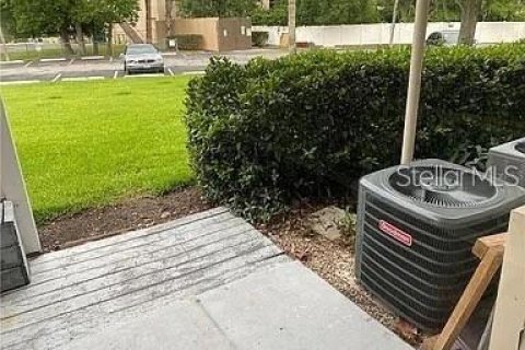 Condo in Winter Park, Florida, 2 bedrooms  № 2219333 - photo 14