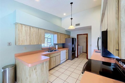 Villa ou maison à vendre à Spring Hill, Floride: 3 chambres, 160.91 m2 № 2418857 - photo 19