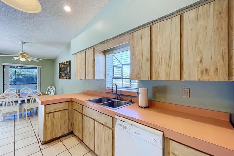 Villa ou maison à vendre à Spring Hill, Floride: 3 chambres, 160.91 m2 № 2418857 - photo 17