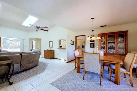 Villa ou maison à vendre à Spring Hill, Floride: 3 chambres, 160.91 m2 № 2418857 - photo 9