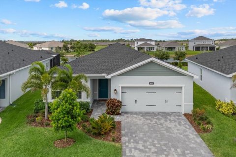 House in Port Charlotte, Florida 3 bedrooms, 169.36 sq.m. № 2151881